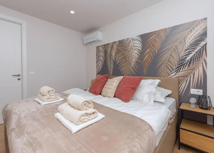 Luxury Apartment See To Sea-Sea&City View